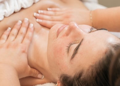 Relaxing massage at Vérité Skin in Hamilton, Ontario, CA enhances wellness and tranquility.