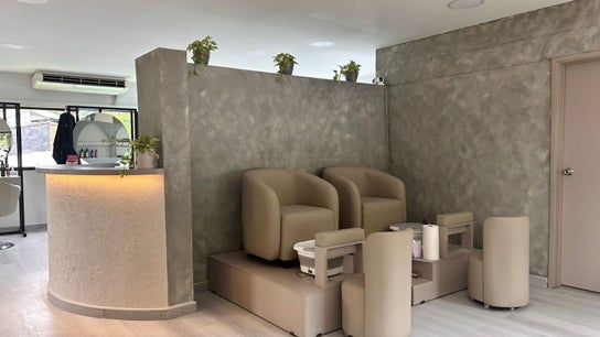 RADIAN BARBER Y SALÓN