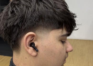 Corte de cabelo fade moderno no Vitor Cutz, São João Da Madeira, Aveiro, PT.