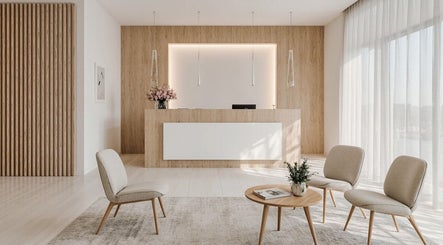 Recepción moderna en madera de Salon Bloom, Providencia, Región Metropolitana, CL.