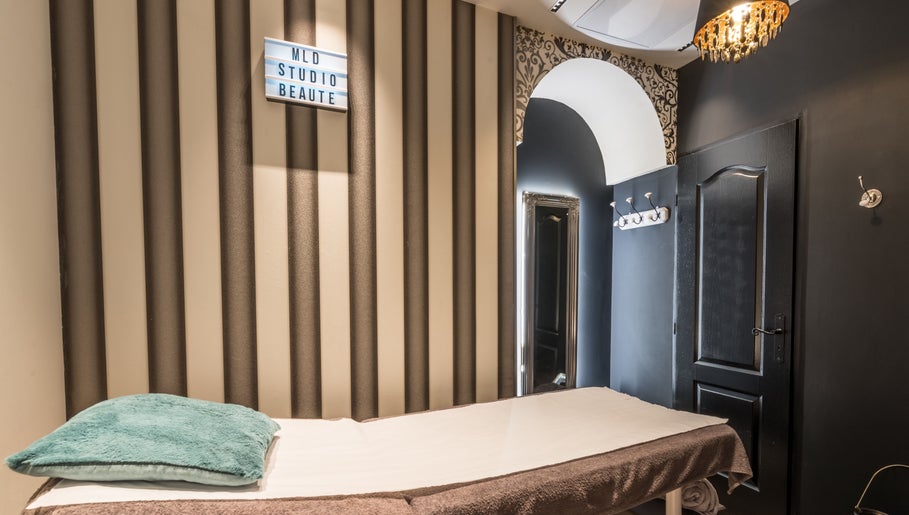 Salle de soins chez MLD STUDIO BEAUTÉ, Nice, Provence-alpes-côte D'azur, FR, détente et élégance.