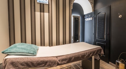 Salle de massage intime à MLD STUDIO BEAUTÉ, Nice, Provence-alpes-côte D'azur, FR pour détente ultime.
