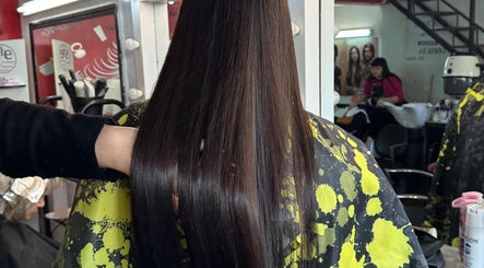 Tratamiento de alisado en Peluqueria Salonn'e, Buenos Aires, Ciudad Autónoma De Buenos Aires, AR.