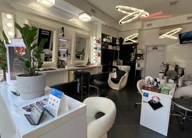 Вътрешна част на Five Stars Beauty Salon с модерно обзавеждане, Варна, Варна, BG.