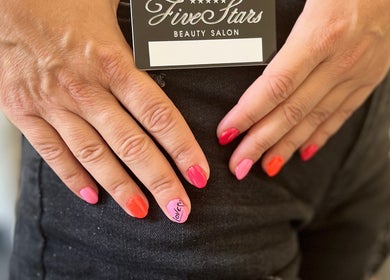 Цветен маникюр от Five Stars Beauty Salon Варна, Варна, BG.