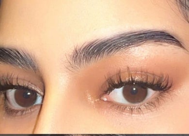 Perfectly shaped eyebrows and lashes by Lash&luxe by Adiy in Kimberley, Northern Cape, ZA.