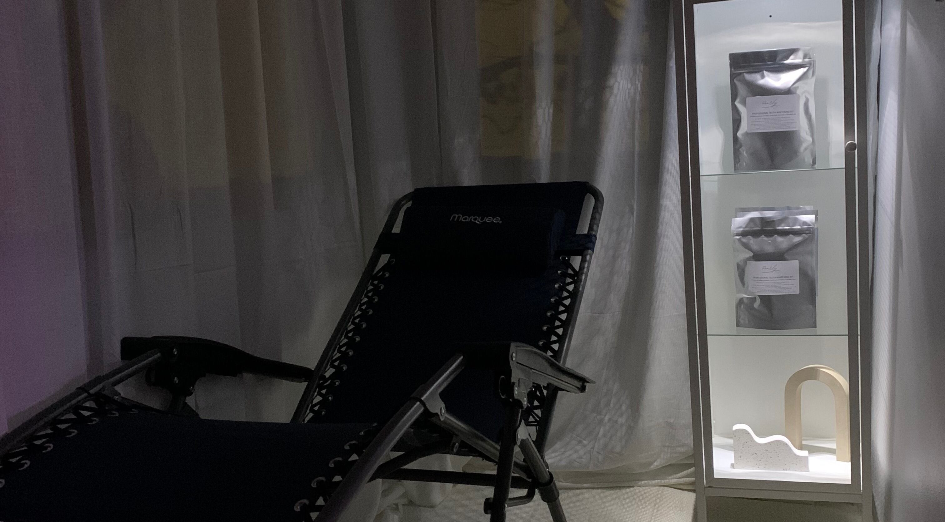 Relaxing lounge at Pearly Cosmetic Teeth Whitening in Maroubra, New South Wales, AU for a calming experience.