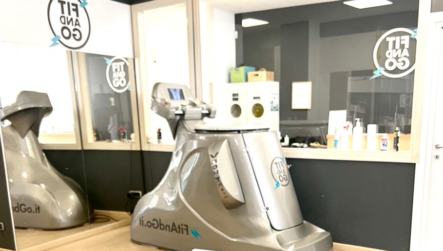 Macchinario moderno presso Fit and Go Sempione, Milano, Lombardia, IT, per allenamenti avanzati.
