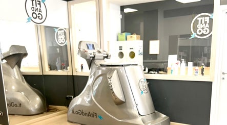 Macchinario moderno presso Fit and Go Sempione, Milano, Lombardia, IT, per allenamenti avanzati.