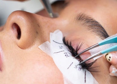 Eyelash extension at Myndara Co. in Winter Garden, Florida, US, enhancing beauty and elegance.