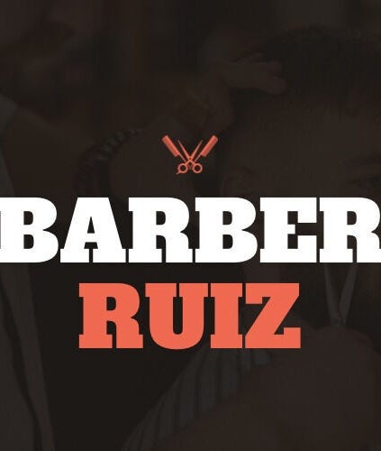Interior de ruizzbarber_ en Castellar De La Frontera, Andalucía, ES, mostrando un elegante servicio de barbero.