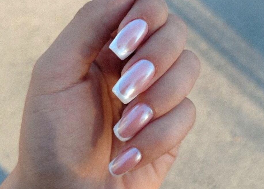 Изящни перлени нокти, оформени в Studio 99, Varna, Varna, BG.