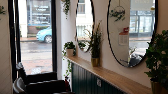 Studio Thirteen Salon