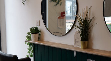 Imagen 3 de Studio Thirteen Salon