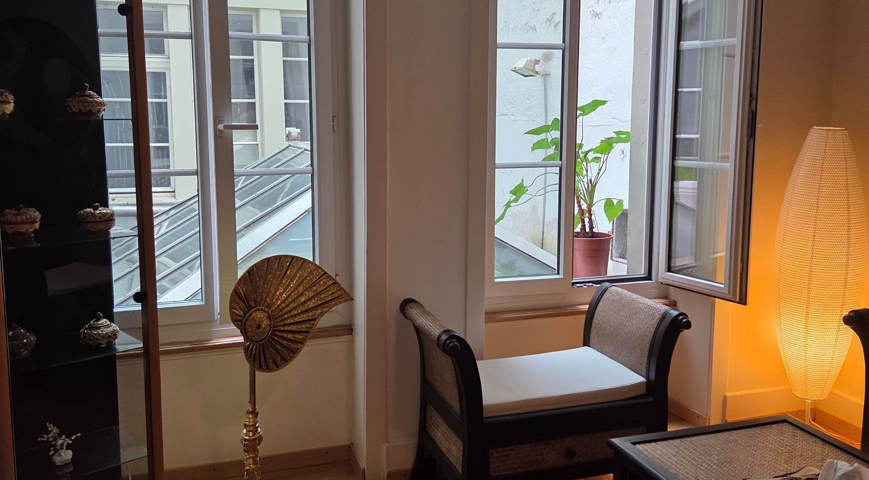 Peaceful seating area with decor at Thai Health Die Thai Massage, Bern, Bern, CH.