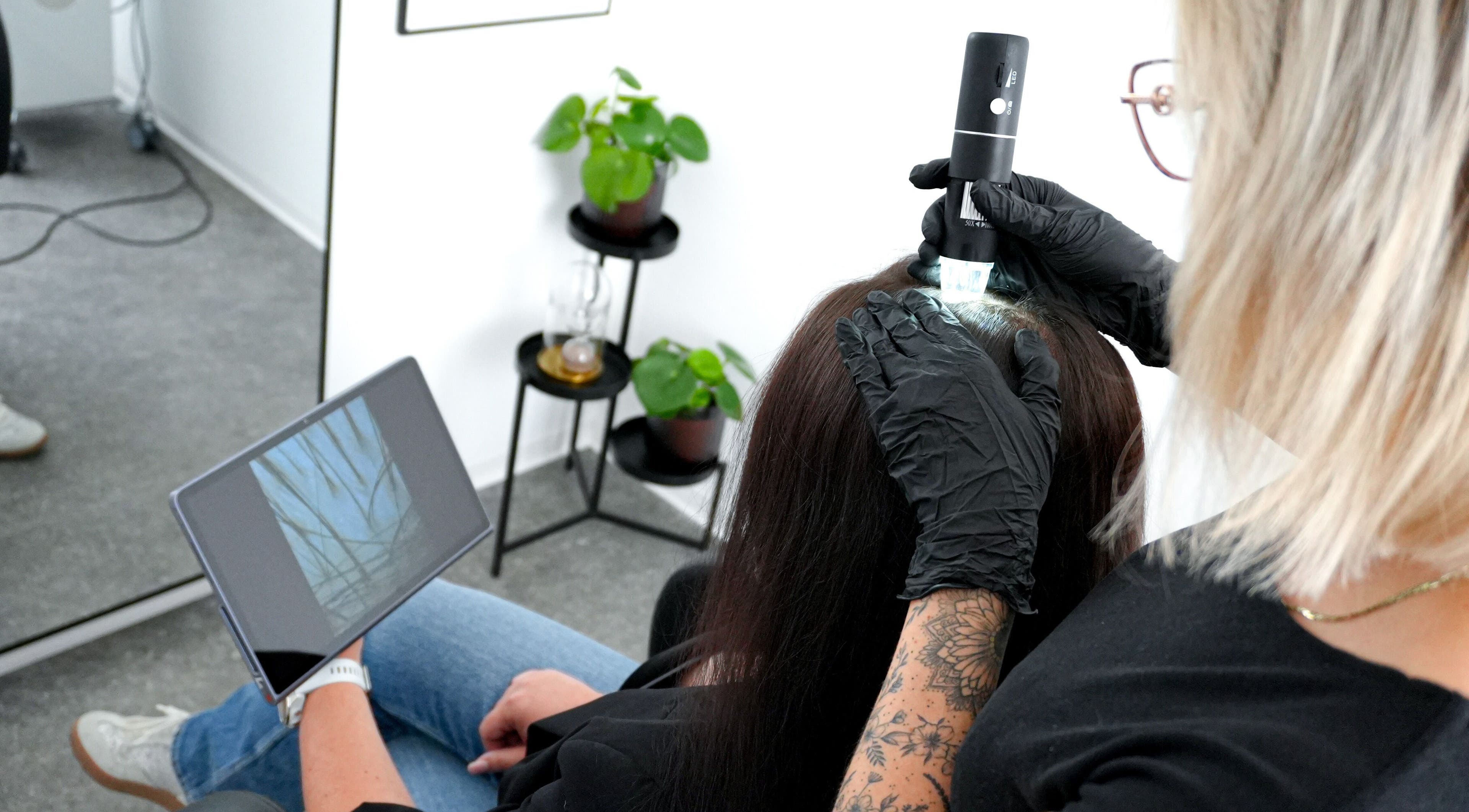 Diagnostika vlasů v Esthé Institute Kladno, Kladno, Středočeský Kraj, CZ. Profesionální péče o vlasy.