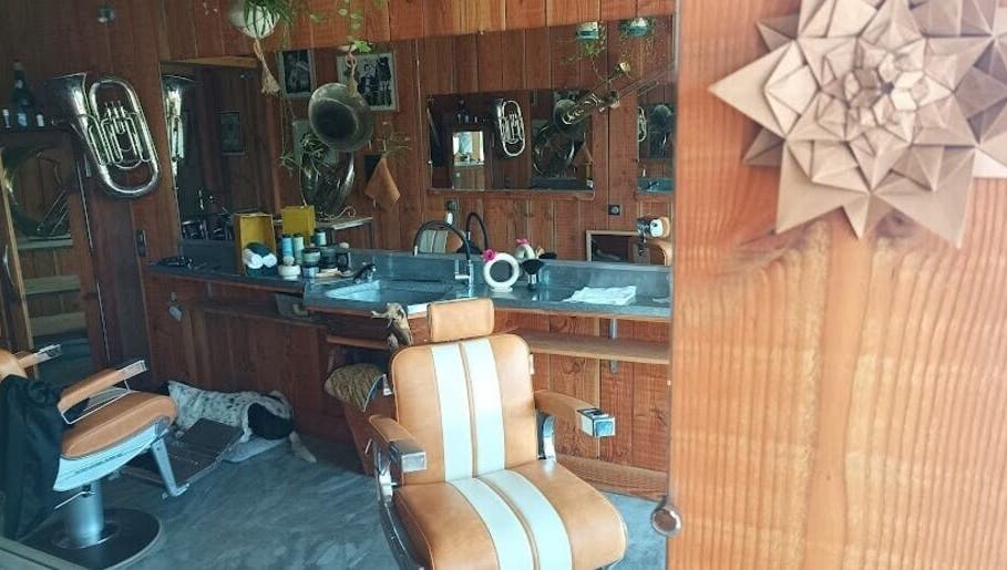 Intérieur élégant de Patrick Portrait Coiffeur Mixte Barbier, Villedieu-sur-indre, Centre-val De Loire, FR.