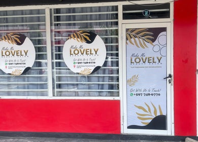 Front view of Make Me Lovely Beauty Salon in Paramaribo, SR showcasing inviting entrance.