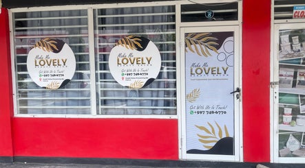 Front view of Make Me Lovely Beauty Salon in Paramaribo, SR showcasing inviting entrance.