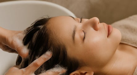 Relaxing hair wash at The Head Haven in Portsmouth, England, GB. Ultimate spa experience for rejuvenation.