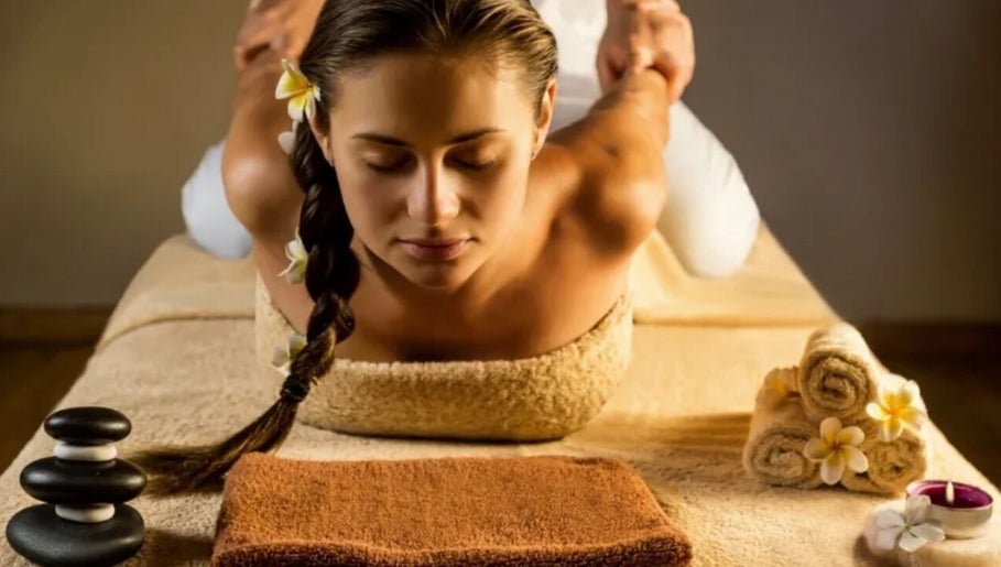 Relaxing massage at Thai Metha Massage in North Adelaide, South Australia, AU with calming ambiance.