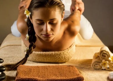 Relaxing massage at Thai Metha Massage in North Adelaide, South Australia, AU with calming ambiance.
