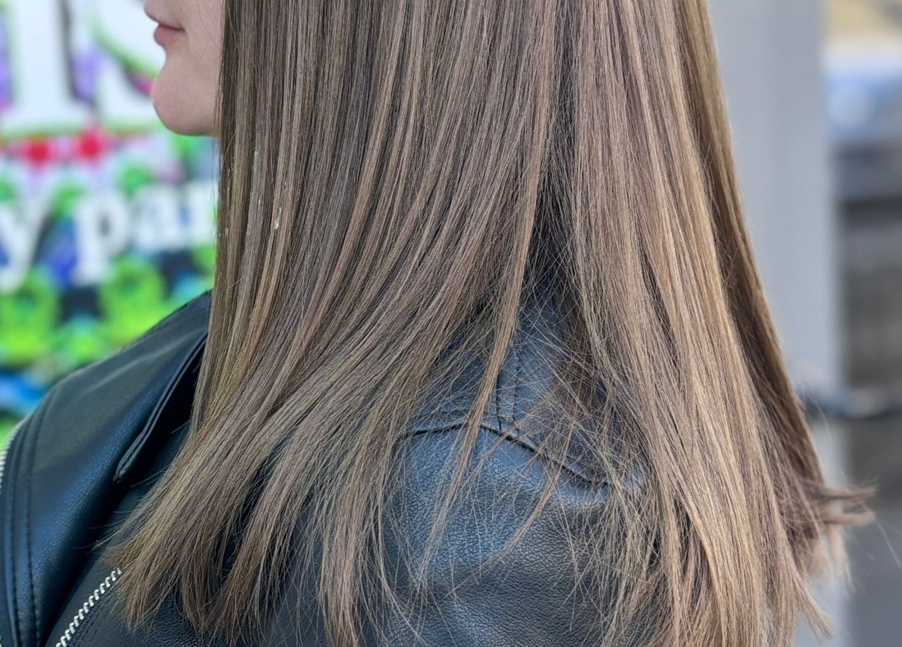 Lśniące, proste włosy w salonie Dalissia, Kraków, Województwo Małopolskie, PL.