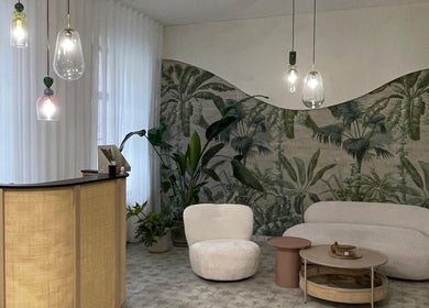 Interiér wellness centra Matyáš Kahle, Ostrava, Moravskoslezský Kraj, CZ s tropickým designem.
