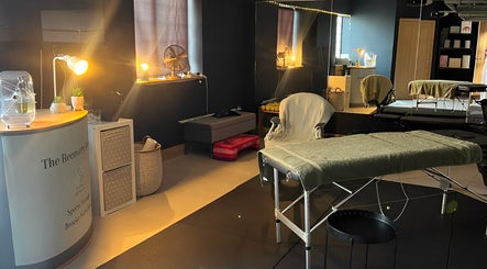 Calming massage room at The Recovery Room in Doncaster, England, GB with spa ambiance.