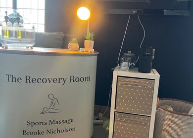 Welcoming reception at The Recovery Room, Doncaster, England, GB with warm lighting and soothing decor.