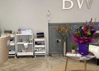 Cozy interior of Ann’s Nails and Beauty in Ruddington, England, GB with chic decor and plush seating.