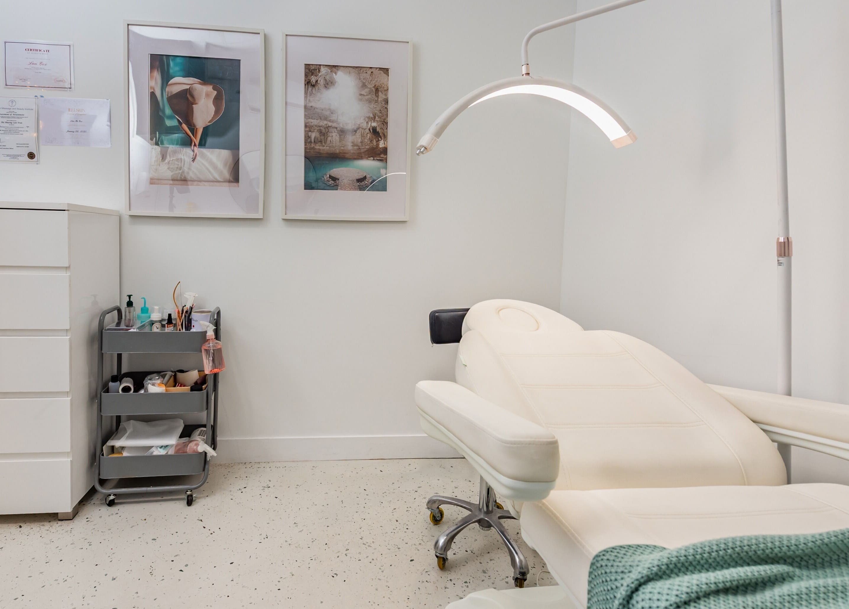 Calm treatment room at Your Canvas, Hermit Park, Queensland, AU with a modern aesthetic.