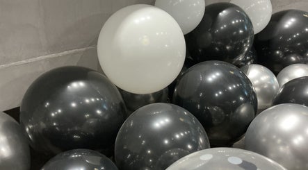 Elegant monochrome balloons at VOIDE nail studio, Richmond, British Columbia, CA.