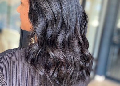 Elegant wavy hairstyle at Nobs Hair Extensions Studio, Johannesburg, Gauteng, ZA.