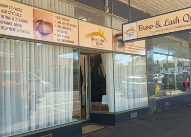 Street view of Brow & Lash Queen, beauty salon in Melbourne, Victoria, AU with elegant signage.