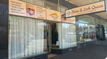 Street view of Brow & Lash Queen, beauty salon in Melbourne, Victoria, AU with elegant signage.