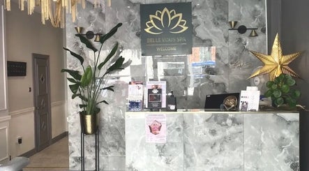 Luxurious reception with plants at PureLi Skin Clinic, London, England, GB.