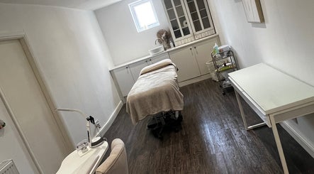 Tranquil treatment room at Jade’s Beauty Room in Scunthorpe, England, GB with massage table and soothing decor.