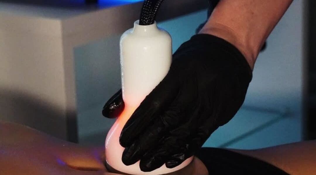 Body treatment procedure at Renew Spa & Fitness, Manhattan, Kansas, US.