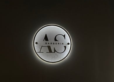 Logo de AS Barberia, iluminado en Maldonado, Departamento De Maldonado, UY.