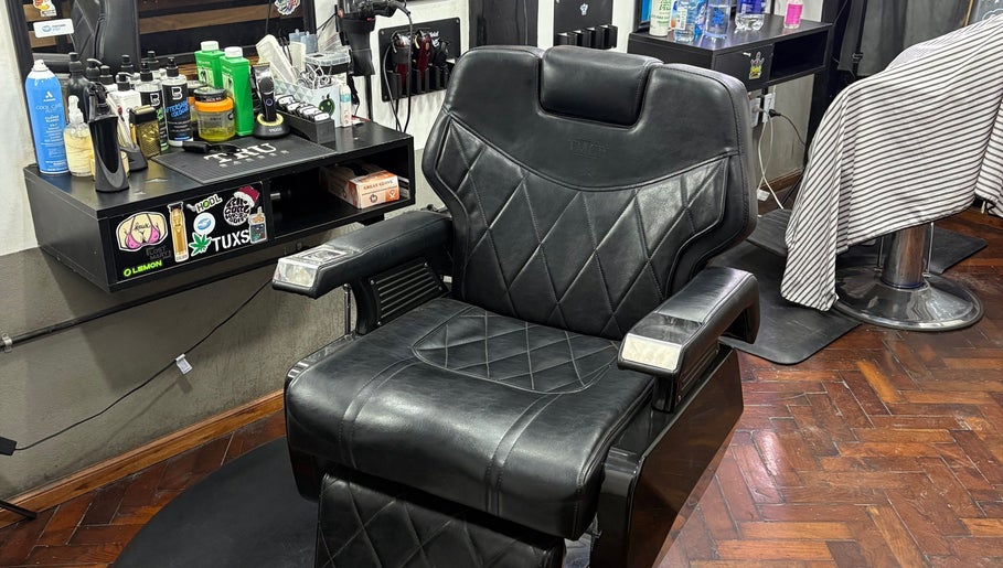 Silla de barbero en Salto Barbería, Villa Lugano, Ciudad Autónoma De Buenos Aires, AR.