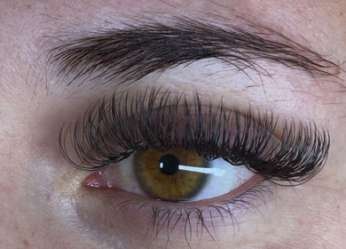 Extensions de cils à Run Nails D, Mussidan, Nouvelle-Aquitaine, FR, offrant un regard sublime.