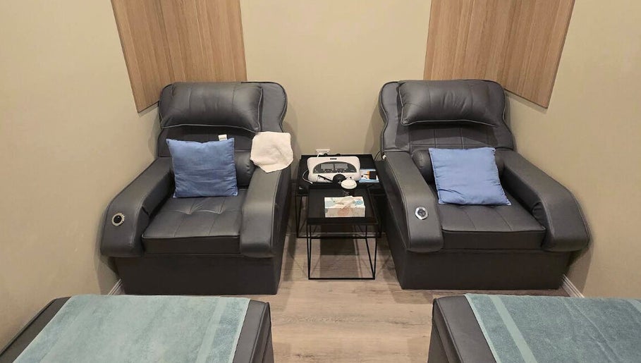 Comfortable massage chairs at Massage Legendary, Taigum, Queensland, AU await your relaxation session.
