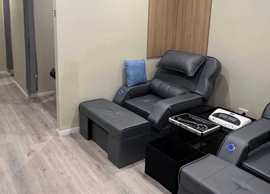 Relaxing massage chairs at Massage Legendary, Taigum, Queensland, AU designed for ultimate comfort.