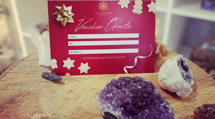 Voucher presente Atlantys com cristais em Leiria, Leiria, PT. Oferta especial para bem-estar.