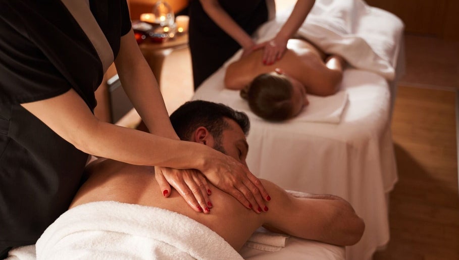 Massage apaisant à BRBEAUTY, Paris, Île-de-France, FR. Expérience bien-être pour détente et ressourcement.