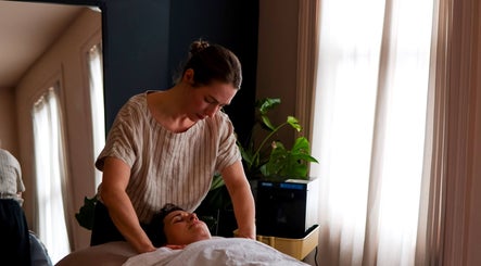 Relaxing massage at Fern Cove Therapy - Barefoot Body & Soul, Cregagh Rd. Belfast, Northern Ireland, GB.