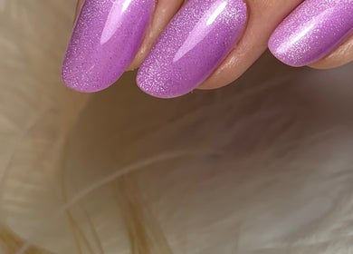 Unhas rosa brilhante em voga unhas & estética, Faro, Faro, PT.