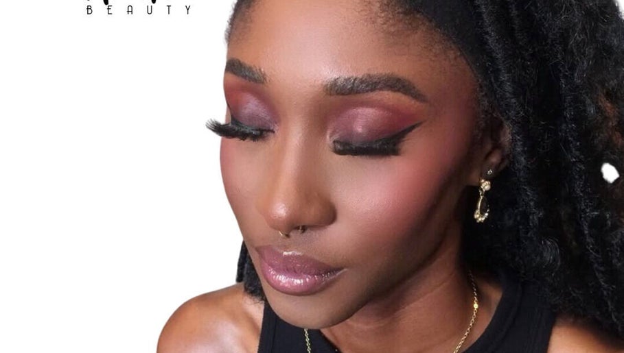 Elegant makeup at Ariche Beauty in Roseau, Saint Paul Parish, DM, highlighting vibrant lashes and smooth complexion.