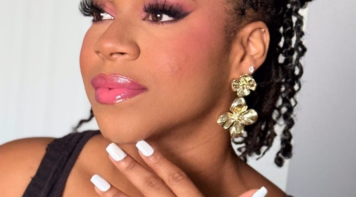 Elegant beauty look at Ariche Beauty, Roseau, Saint Paul Parish, DM. Showcasing stunning makeup and accessories.